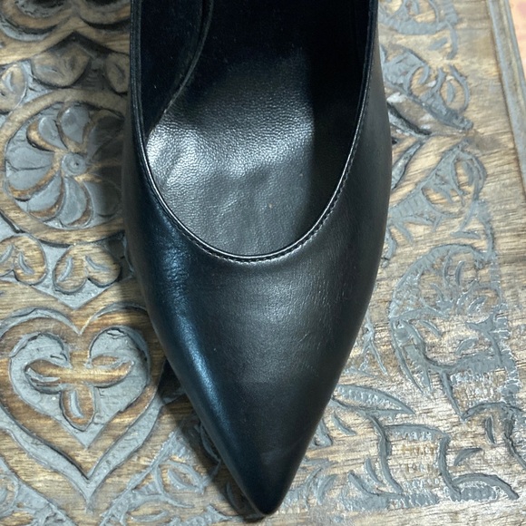 Saint Laurent Black Heeled Pumps - Picture 6 of 13